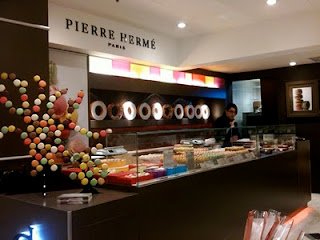 Pierre_Herme_Selfridges.jpg