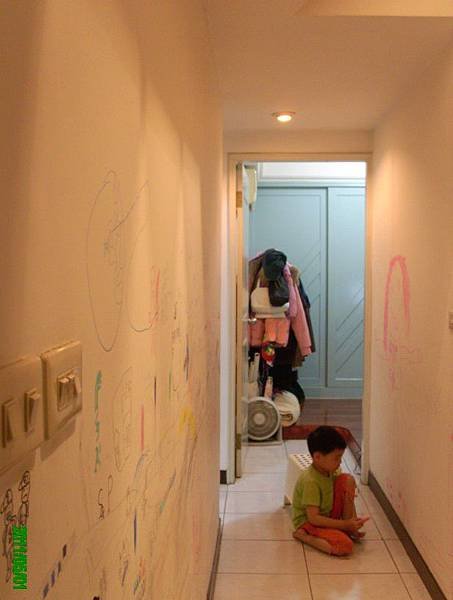 2011-05-01_塗鴉牆3.jpg