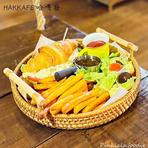 《桃園平鎮區美食 》 露營渡假風咖啡廳 Hakkafe’哈嘎