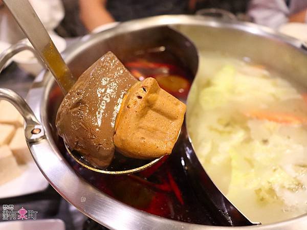 【台北松山美食】HOKI福記紅白鍋：人氣老店麻辣火鍋推薦，聚餐慶生約會好所在；藝人最愛鴛鴦鍋宵夜場，近京華城捷運南京三民站-0195.jpg