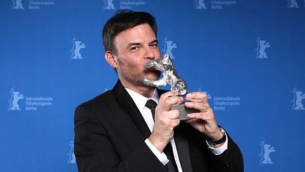 festival-de-berlin-2019-grace-a-dieu-de-francois-ozon-recompense-synonymes-ours-d-or.jpg