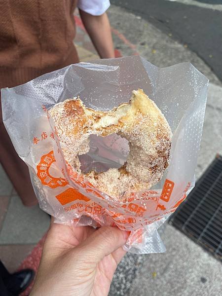 【脆皮鮮奶甜甜圈】台北中正｜台灣人ㄟ甜甜圈🍩 脆皮糖霜，很多