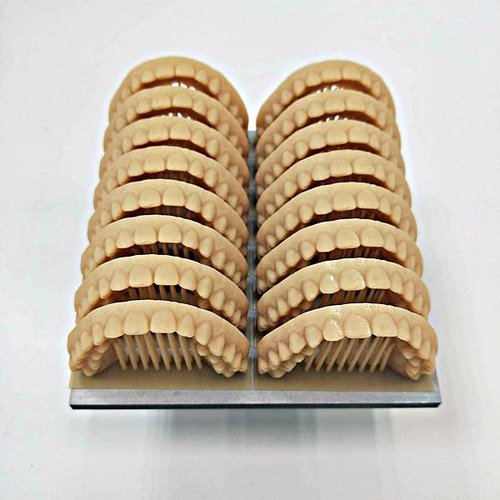 藉由3D技術客製化的牙模輔助隱形矯正牙套製作，給予醫師更大的便利性與效率提升.jpg