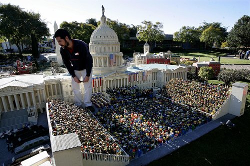 Legoland-Barack-Obama-inauguration_44562791.jpg