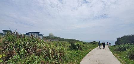 新北石門 富貴角步道：健行，玩沙，看海，燈塔美景一次滿足/ 