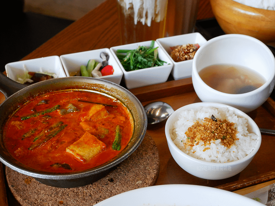 台中南屯區熱浪島南洋蔬食茶堂首創南洋蔬食料理創意蔬食餐廳葷食者肉食主義者也讚不絕口的異國蔬食料理台中素食餐廳 (12).png