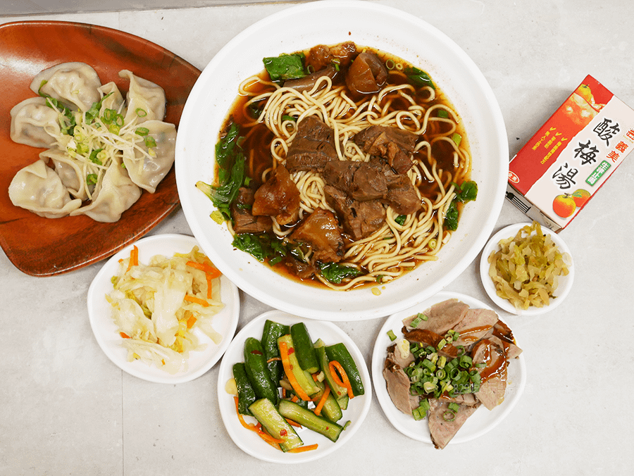 台中北屯牛肉麵緣起麵食館販售牛肉麵、水餃、湯品北平路美食 (2).png