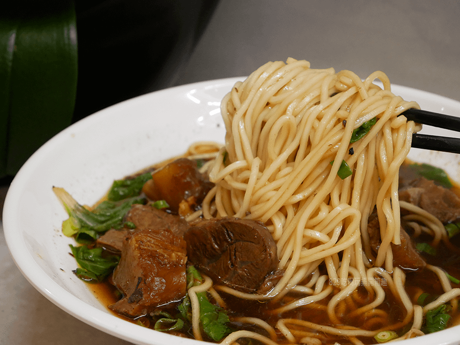 台中北屯牛肉麵緣起麵食館販售牛肉麵、水餃、湯品北平路美食 (12).png