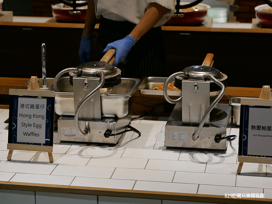 【台中住宿】台中鳳凰酒店｜2022新開幕親子飯店內有跑車兒童床、星際樂園｜早午餐享有多國料理與哈根達斯、星巴克無限享用｜台中車站、第二市場、柳川走路就到 (42).png