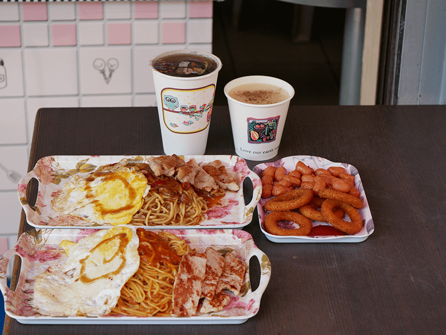 【台中太原火車站美食】尙省鐵板麵｜從下午茶一路吃到宵夜場的太原路小吃｜大份量的鐵板麵吃得很滿足｜還有人氣炸物小肉豆、洋蔥圈｜foodpanda、ubereats外送 (19).png