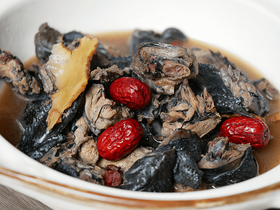 【混董創食開箱試吃團聚年菜】過年宅配年菜牛肉爐肉超多、軟嫩多汁的烏骨雞湯推薦｜國宴主廚料理輕鬆上桌~在家圍爐好幫手 (8).png