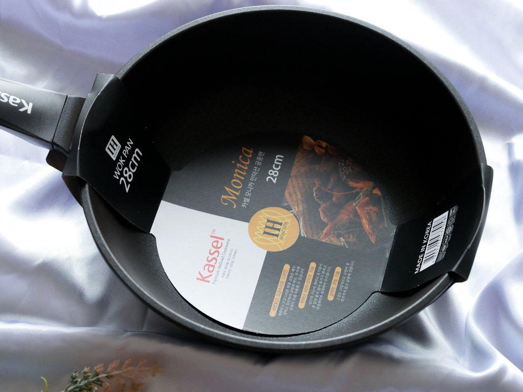 【鍋具開箱】韓國Kassel 鑽石超導熱不沾輕量深炒鍋-28cm(不沾鍋不挑爐具IH爐可用鍋好讚鍋)｜煎、煮、炒、炸、燉、滷一鍋搞定｜可以放洗碗機清洗超方便｜ (4).jpg