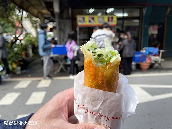 宜蘭美食》三星阿琴春捲｜超邪惡一吃就上癮，外酥內鮮甜，銅板價