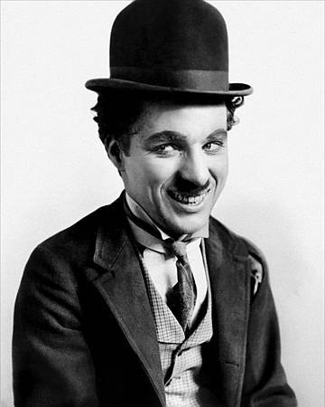 800px-Charlie_Chaplin.jpg