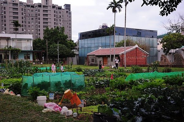 園區後方土地開放認領