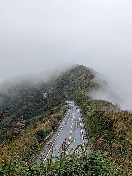 新北102線道，山巔上最美麗的公路段