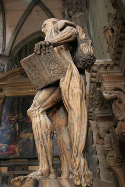 00 1520978-The-statue-of-a-flayed-St-Bartholomew-wearing-his-skin-0