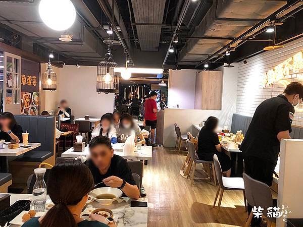 【台北】魚蛋哥香港咖哩茶餐廳｜需要加碗白飯的港式茶餐廳｜柴貓