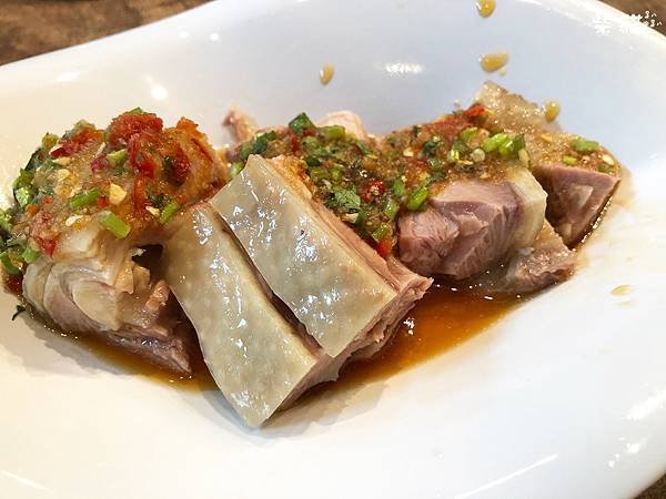 【台北】麵點獅｜小籠包有厲害，口渴還可以來份酸菜白肉鍋｜柴貓