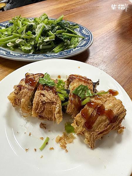 【台北南港】好滋味素食｜找不到招牌人卻超多，熟客才懂素食好味
