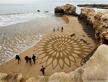 b5dd4efd4a8a3301c15f83c02c1bd0bd--sand-painting-sand-art.jpg