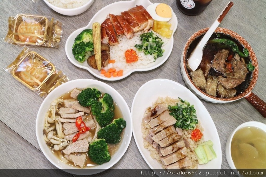 【台南中西區】超好吃土雞飯／玫瑰燒雞飯／肉骨茶／酸辣豬淋飯／