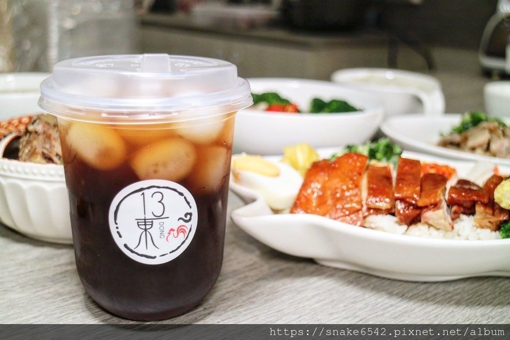【台南中西區】超好吃土雞飯／玫瑰燒雞飯／肉骨茶／酸辣豬淋飯／