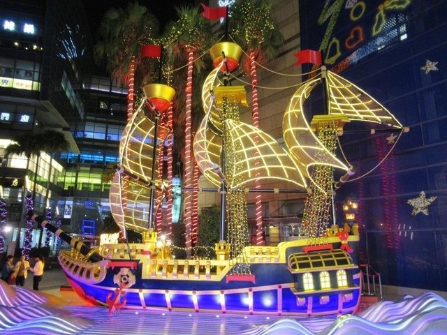 IMG_9641.JPG - 2019高雄夢時代和城市光廊之行