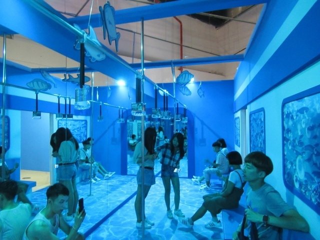 IMG_9543.JPG - 高雄科工館之色廊展行