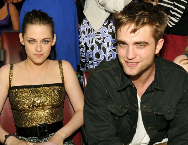 robert-pattinson-kristen-stewart-17287780_wired.jpg