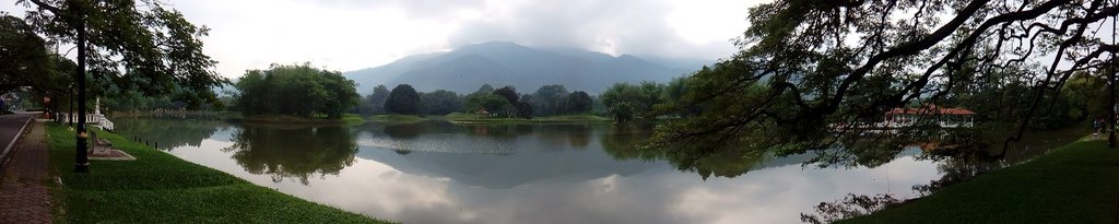 Taiping_lake_panorama.jpg