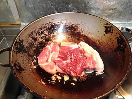 婆婆上菜~燻肉