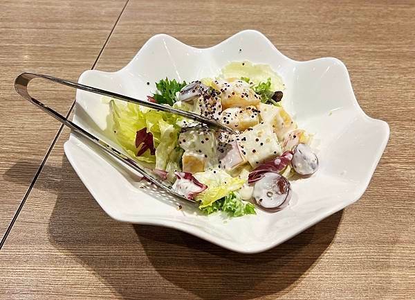 漢來蔬食巨蛋店-三色藜麥蔬果沙拉.jpg