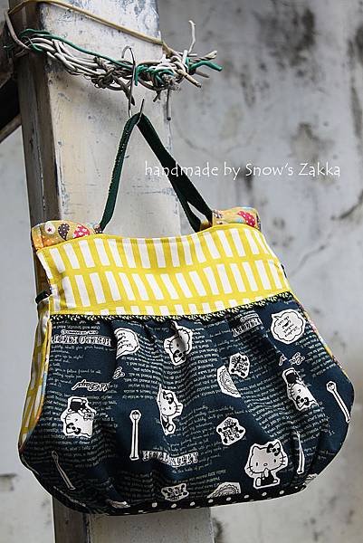 zakka478~HelloKitty_手提托特包-2.JPG