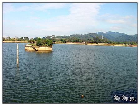 水中土地公