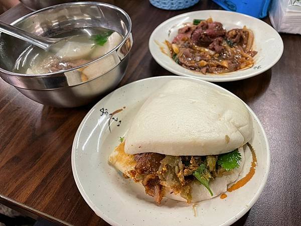 LINE_ALBUM_1110305牛春牛肉湯_220307_0.jpg