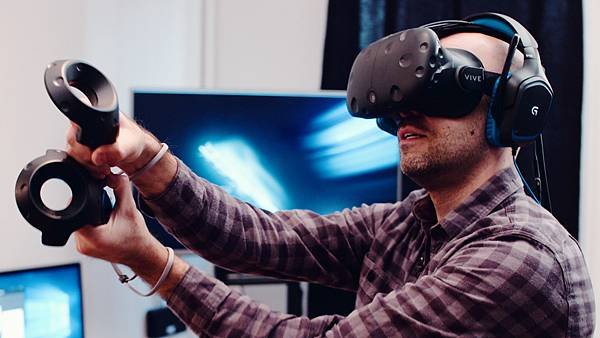 wired_this-room-size-vr-game-makes-you-into-an-actual-action-hero-1.jpg