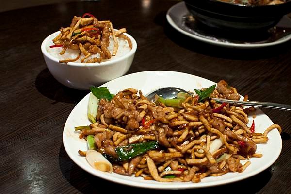 溢香園 彩椒干絲肉絲