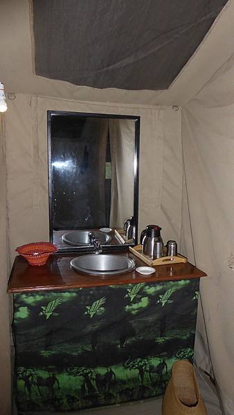 Camp tent (6).JPG