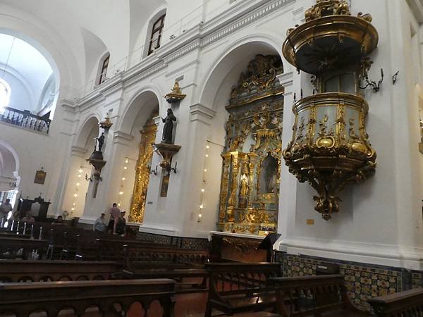 Claustros Históricos Basílica del Pilar (7).JPG