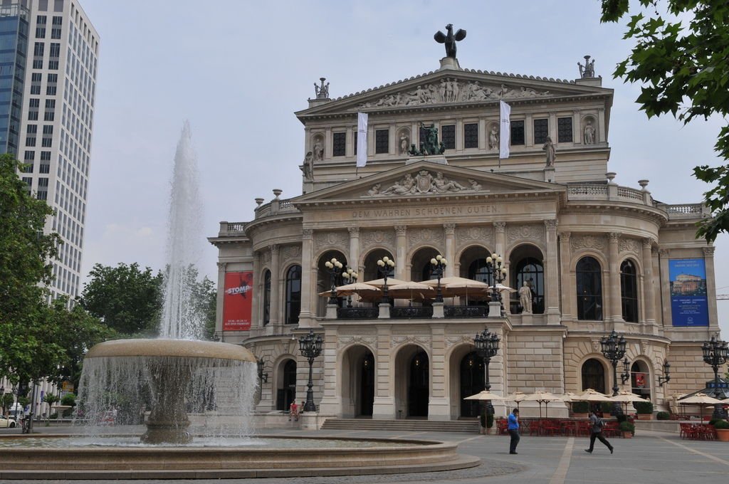 Alte Oper (side)