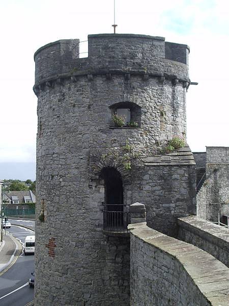 Limerick-King John%5Cs Castle-Corner Tower