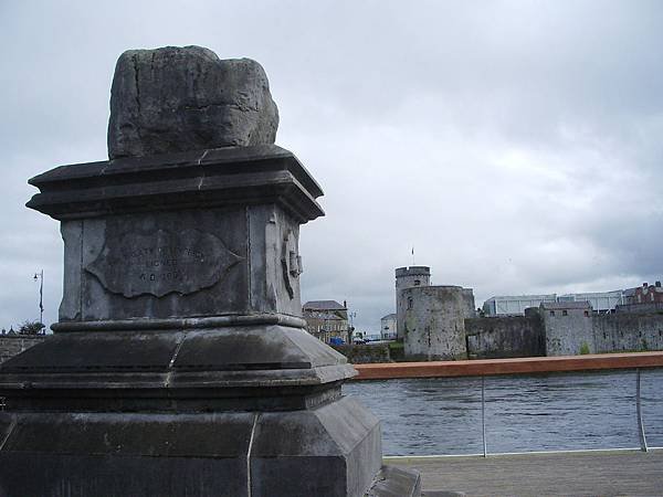 Limerick-Treaty Stone