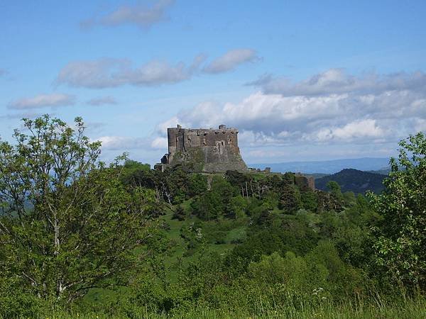 Way to Mont Dore-Chateau de Murol