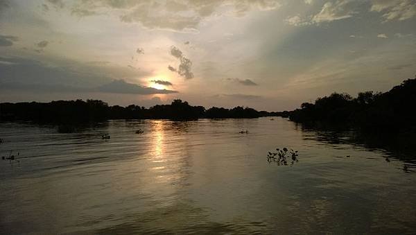 156 161013 Tonle Sap Lake.jpg