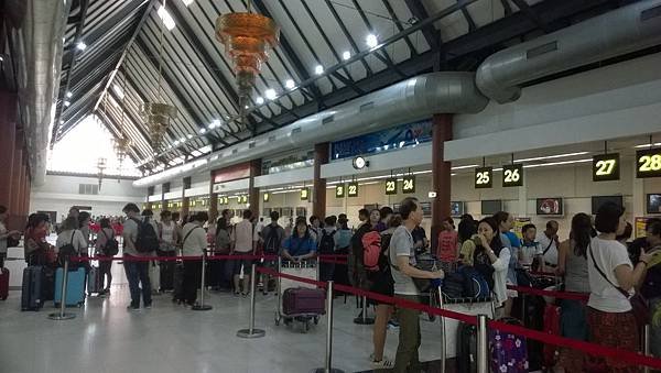 078 161016 Siem Reap Airport.jpg