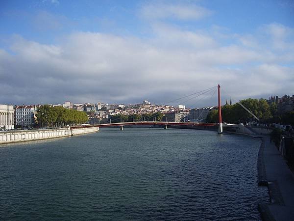 012 140922 Lyon-Saone River.JPG