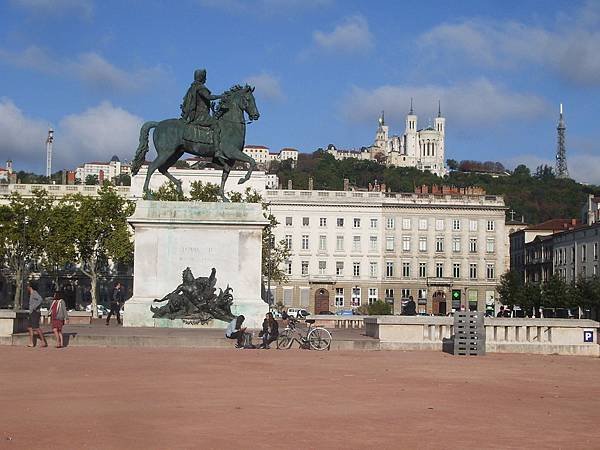 009 140922 Lyon-Bellecour.JPG