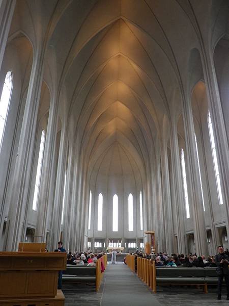 102 160605 Reykjavik-Hallgrimskirkja.JPG