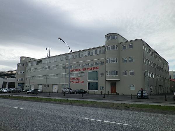 017 160605 Reykjavik-Art Museum-Hafnarhus.JPG